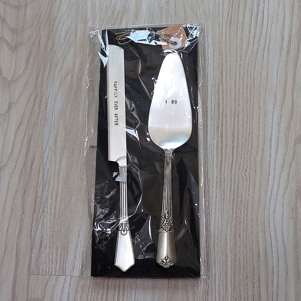 Mudpie wedding cake serving set